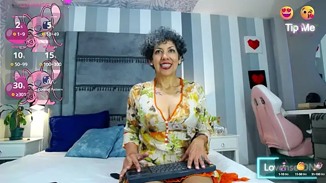 Julianewell online show from January 23, 2025, 3:11 pm