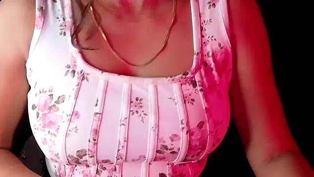 Snapshot of SexyAndHottie chatting on July 27, 2026, 12:28 am SexyAndHottie online show from July 27, 2026, 12:28 am