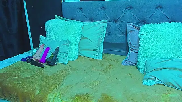 dulce celeste15 online show from March 14, 2025, 9:14 am