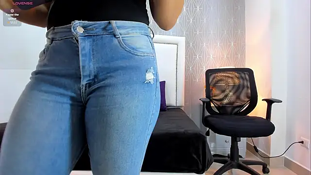  Peach1  online show from March 25, 2026, 2:01 pm