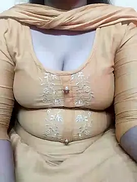 Snapshot of Cute_Sona17 chatting on January 14, 2025, 4:40 pm Cute Sona17 online show from January 14, 2025, 4:40 pm