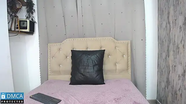 CataFox  online show from March 4, 2025, 1:45 am