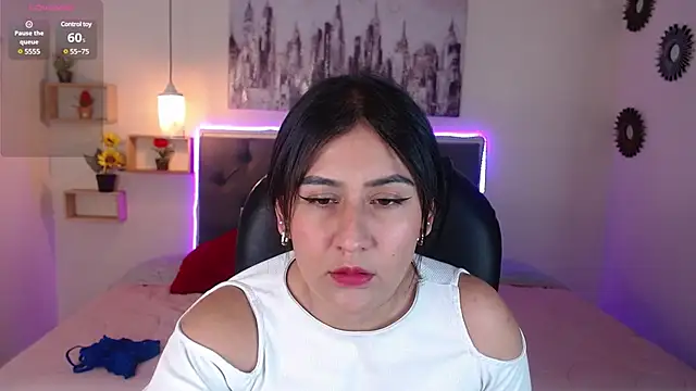 mia aira online show from December 30, 2024, 8:04 pm