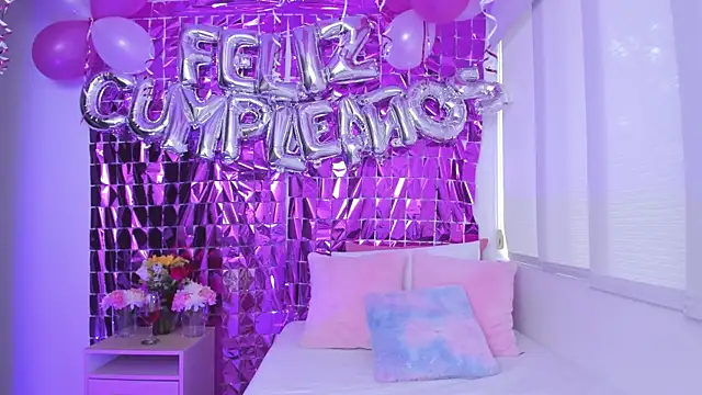 Snapshot of Brisa_blue chatting on December 18, 2024, 7:08 pm Brisa blue online show from December 18, 2024, 7:08 pm