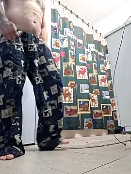 Snapshot of PNTlooker256 chatting on February 9, 2026, 12:03 am PNTlooker256 online show from February 9, 2026, 12:03 am