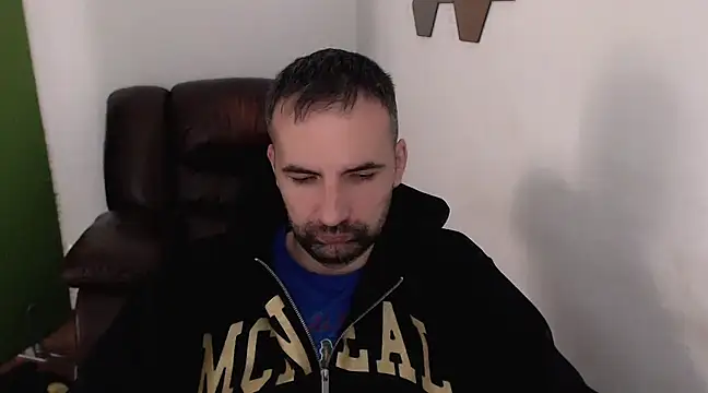 Snapshot of Leo_1617 chatting on March 12, 2025, 12:57 pm Leo 1617 online show from March 12, 2025, 12:57 pm