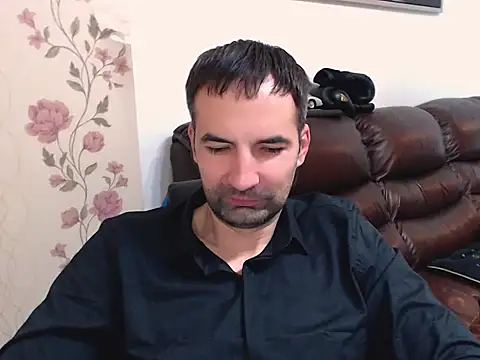 Snapshot of Leo_1617 chatting on November 6, 2025, 9:32 am Leo 1617 online show from November 6, 2025, 9:32 am