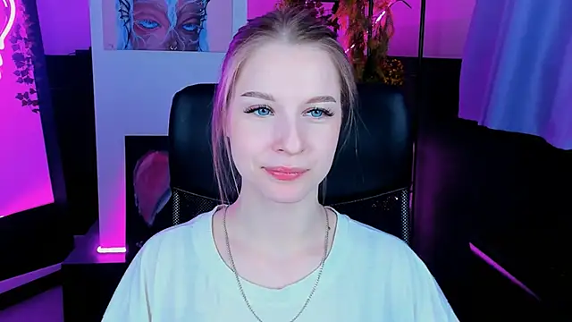 CuteMousee online show from December 7, 2024, 8:44 am