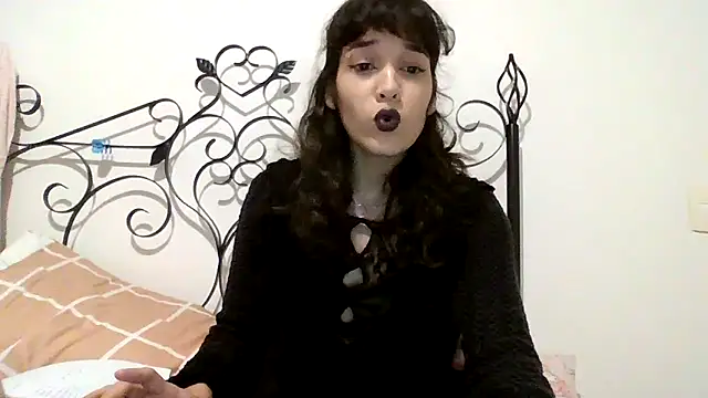 kimmykink online show from October 20, 2025, 9:37 pm