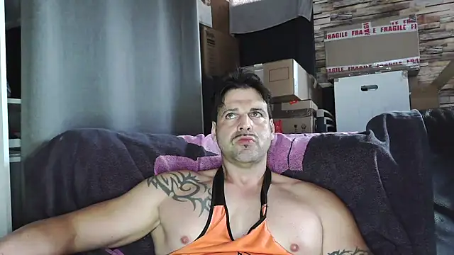 XxBigboybandxX online show from April 16, 2026, 1:01 pm