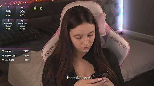 Snapshot of Sleepy_SIS chatting on March 17, 2025, 7:15 pm Sleepy SIS online show from March 17, 2025, 7:15 pm