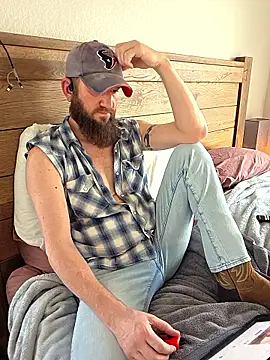 Icebearsticlese online show from February 7, 2026, 10:02 pm