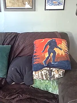 Icebearsticlese online show from April 19, 2026, 10:01 pm