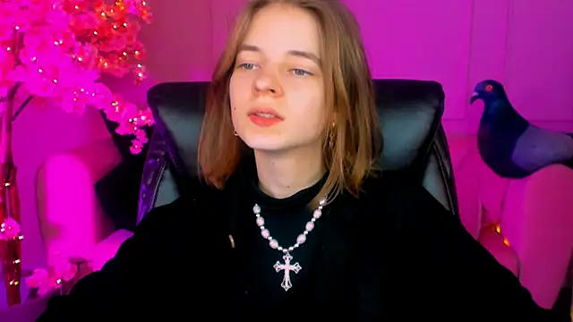 Snapshot of TinaDavil chatting on December 18, 2024, 5:42 pm TinaDavil online show from December 18, 2024, 5:42 pm