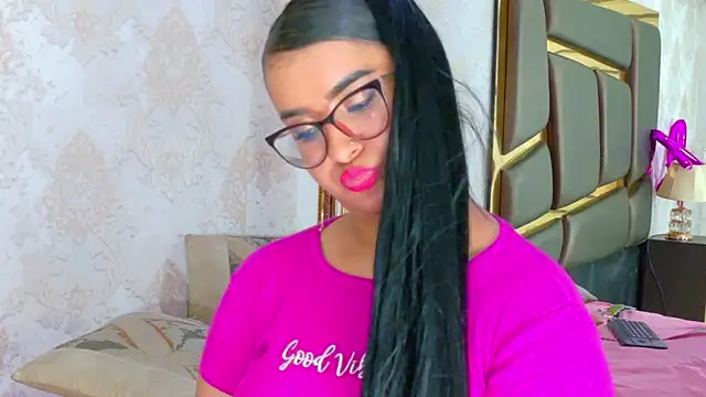 ZoehRoux online show from March 20, 2025, 10:54 am