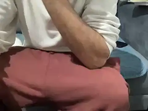 4small4inchlol online show from December 31, 2024, 6:02 pm