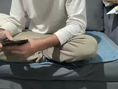 4small4inchlol online show from March 2, 2025, 5:58 pm