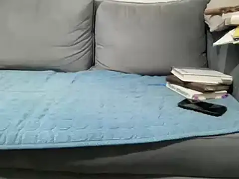 4small4inchlol online show from March 8, 2025, 9:08 pm