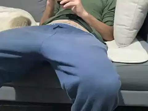 4small4inchlol online show from March 19, 2025, 8:22 pm