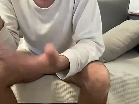 4small4inchlol online show from March 9, 2026, 1:59 pm