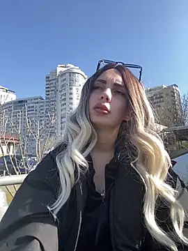 Snapshot of SandraCarter chatting on March 9, 2025, 7:12 am SandraCarter online show from March 9, 2025, 7:12 am