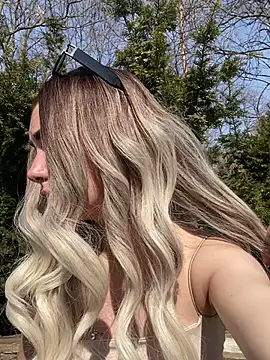 Snapshot of SandraCarter chatting on March 10, 2025, 10:15 am SandraCarter online show from March 10, 2025, 10:15 am