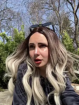 Snapshot of SandraCarter chatting on March 13, 2025, 10:15 am SandraCarter online show from March 13, 2025, 10:15 am