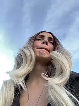 Snapshot of SandraCarter chatting on March 16, 2025, 5:03 am SandraCarter online show from March 16, 2025, 5:03 am