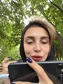 Snapshot of SandraCarter chatting on September 19, 2025, 6:04 am SandraCarter online show from September 19, 2025, 6:04 am