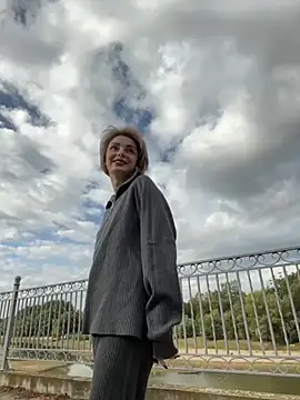 Snapshot of SandraCarter chatting on September 28, 2025, 6:19 am SandraCarter online show from September 28, 2025, 6:19 am