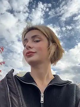 Snapshot of SandraCarter chatting on October 23, 2025, 7:18 am SandraCarter online show from October 23, 2025, 7:18 am