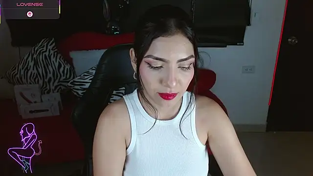 Carolaine69  online show from June 22, 2026, 1:52 pm
