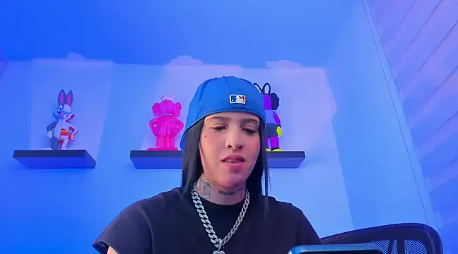 Gangster Girl online show from December 15, 2024, 12:18 am