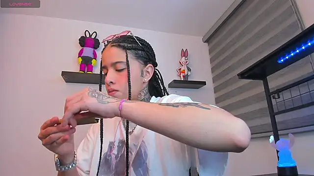 Gangster Girl online show from January 13, 2026, 3:23 am