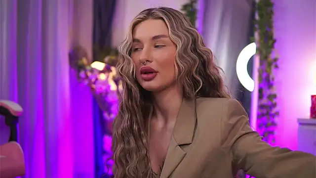 AvaShayy online show from February 10, 2025, 1:46 am