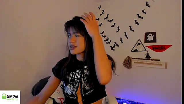 Snapshot of meganthompsonn22 chatting on October 6, 2025, 5:05 am meganthompsonn22 online show from October 6, 2025, 5:05 am