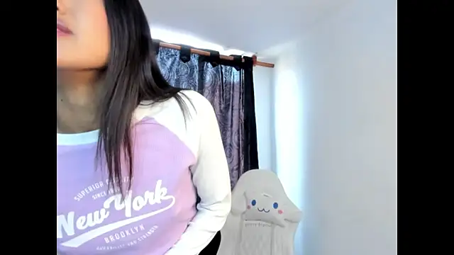 Snapshot of meganthompsonn22 chatting on July 4, 2026, 2:56 pm meganthompsonn22 online show from July 4, 2026, 2:56 pm