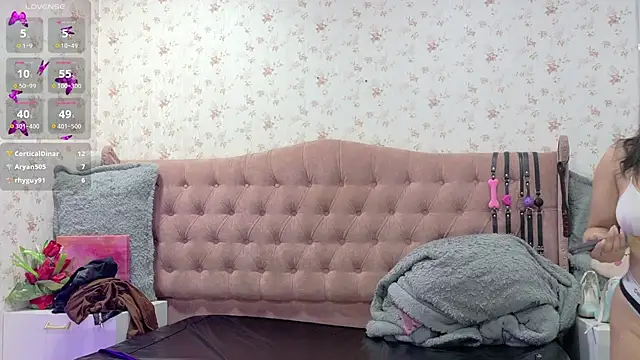 AvrillThomas online show from January 14, 2025, 6:49 pm