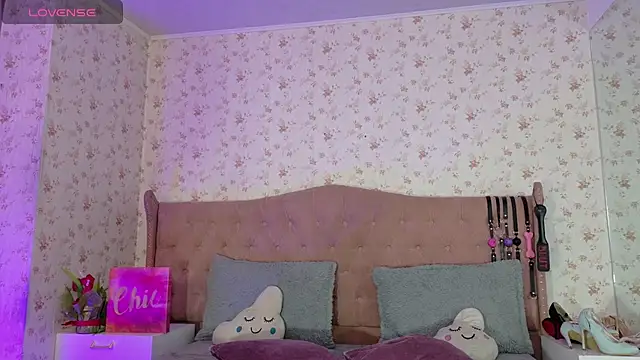 AvrillThomas online show from January 29, 2025, 3:04 pm