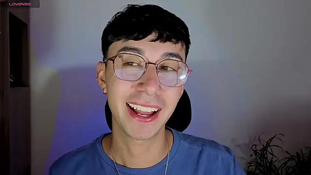 Snapshot of cameron_cum chatting on October 9, 2025, 5:00 pm cameron cum online show from October 9, 2025, 5:00 pm