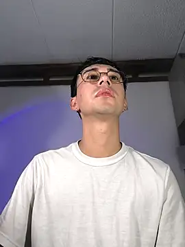 Snapshot of cameron_cum chatting on November 8, 2025, 11:10 am cameron cum online show from November 8, 2025, 11:10 am