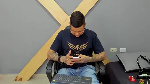 Snapshot of jamesinked_ chatting on December 24, 2024, 9:00 pm jamesinked online show from December 24, 2024, 9:00 pm