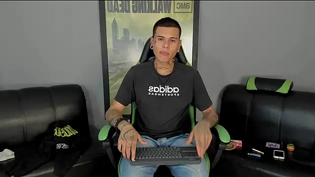 Snapshot of jamesinked_ chatting on January 6, 2025, 7:24 pm jamesinked online show from January 6, 2025, 7:24 pm