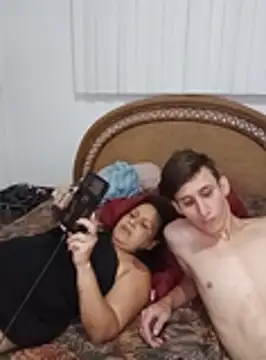 Snapshot of Milfvalesk chatting on October 18, 2025, 3:42 am Milfvalesk online show from October 18, 2025, 3:42 am