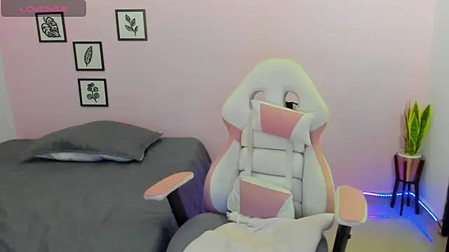 Snapshot of sophie_pazz chatting on September 18, 2025, 10:45 pm sophie pazz online show from September 18, 2025, 10:45 pm