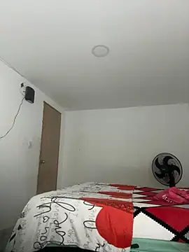 Snapshot of sexy_black31 chatting on February 19, 2026, 1:12 am sexy black31 online show from February 19, 2026, 1:12 am