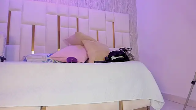 Victoriaa millers online show from May 5, 2026, 7:11 pm