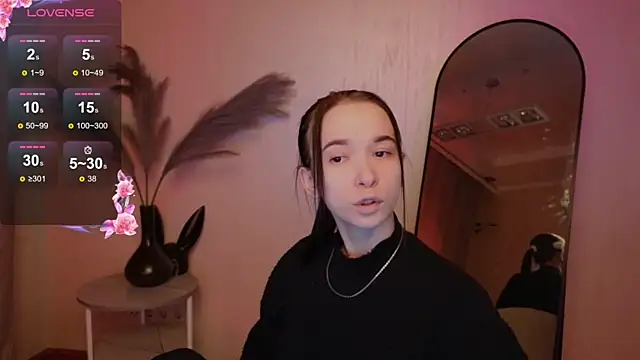 Snapshot of LilithStrangfor chatting on March 19, 2025, 11:25 pm LilithStrangfor online show from March 19, 2025, 11:25 pm