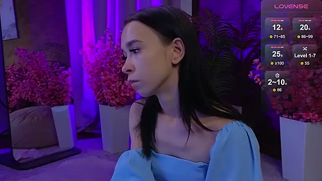 Snapshot of LilithStrangfor chatting on October 7, 2025, 9:23 pm LilithStrangfor online show from October 7, 2025, 9:23 pm