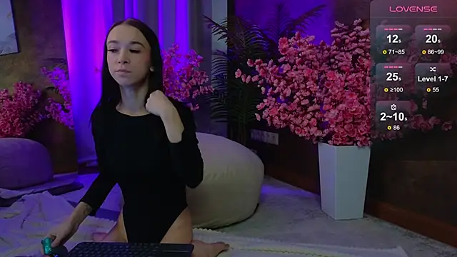 Snapshot of LilithStrangfor chatting on October 10, 2025, 9:25 pm LilithStrangfor online show from October 10, 2025, 9:25 pm